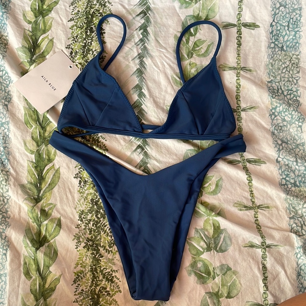 AILA BLUE- NWT BIKINI SET